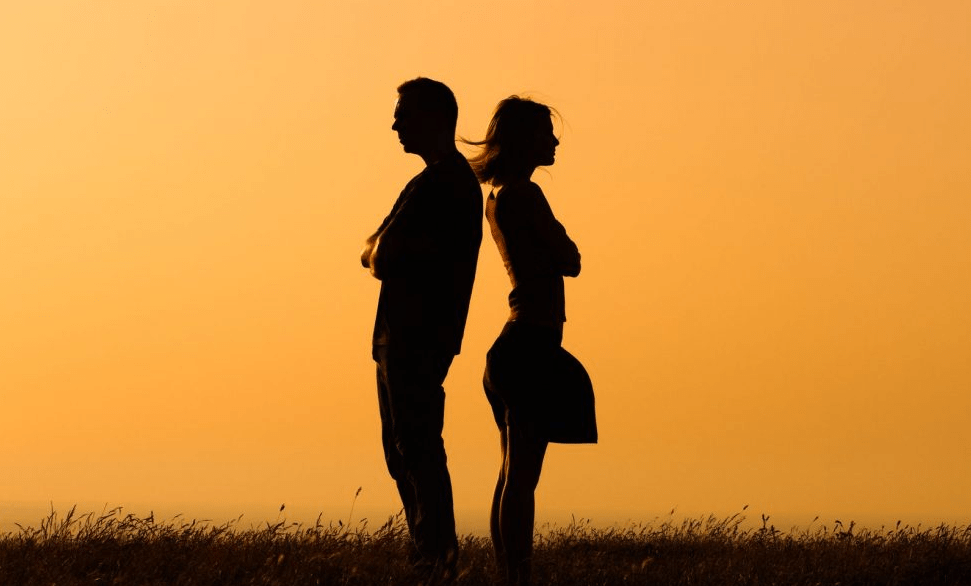 couple who has lost interest in each other