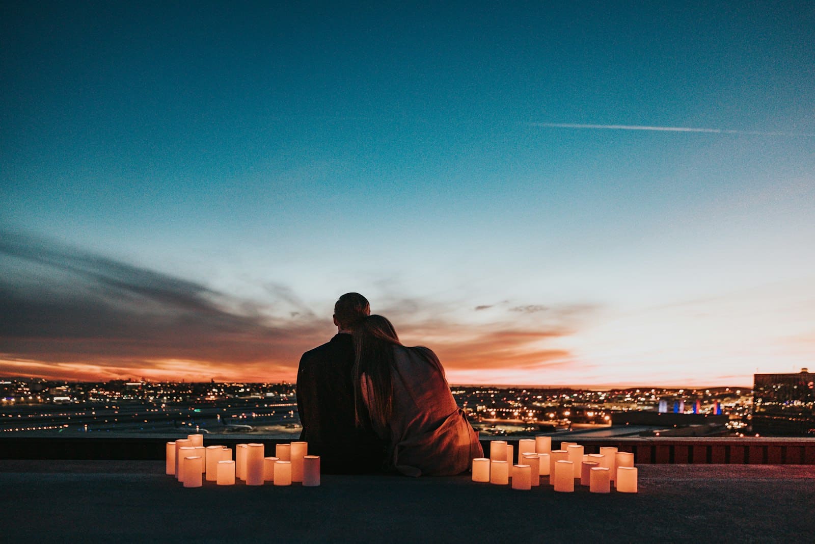 30 Date Ideas for Married Couples (Cheap, At-Home and Romantic)