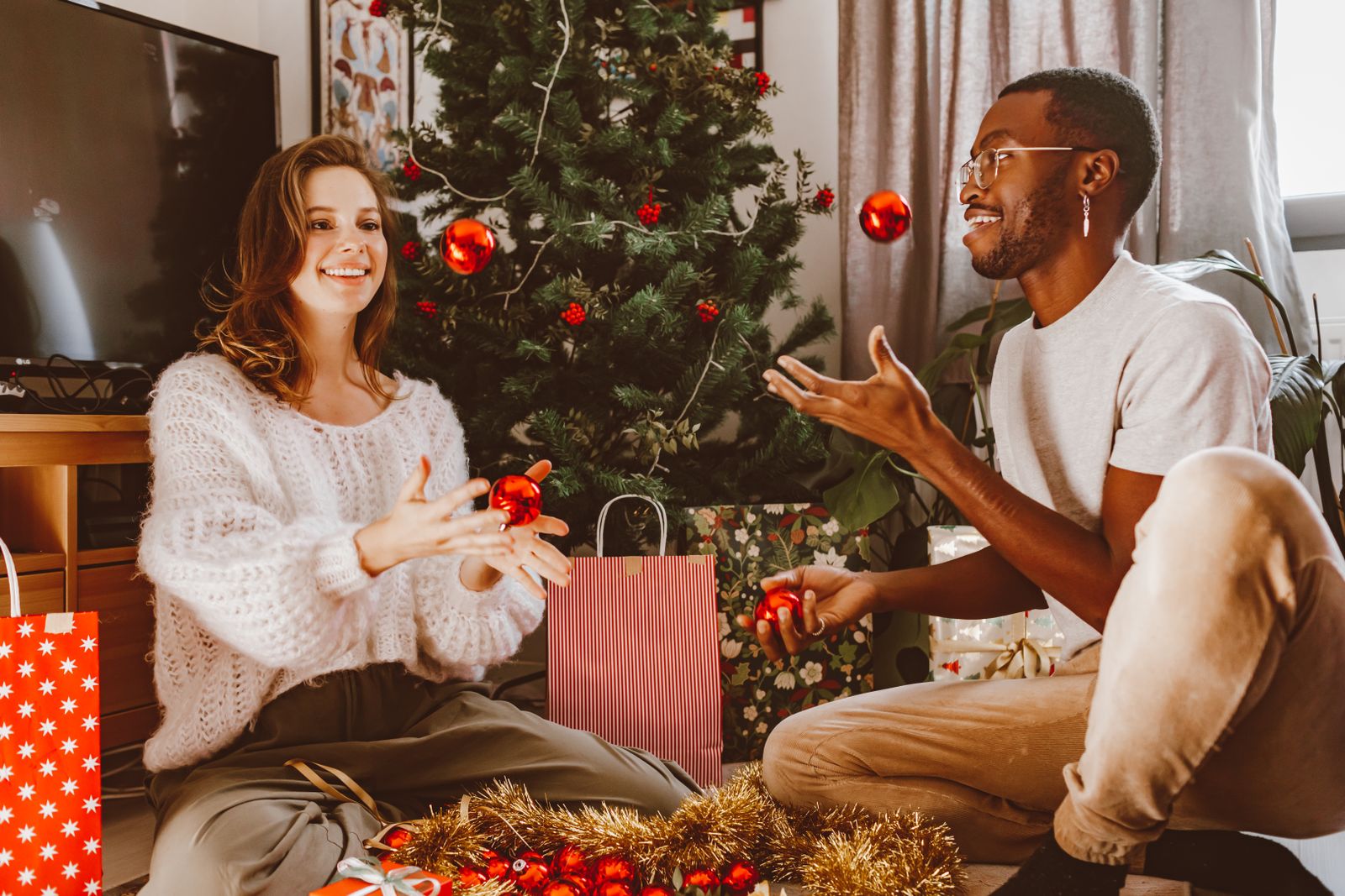 Your First Christmas as a Married Couple: 25 Traditions and Tips