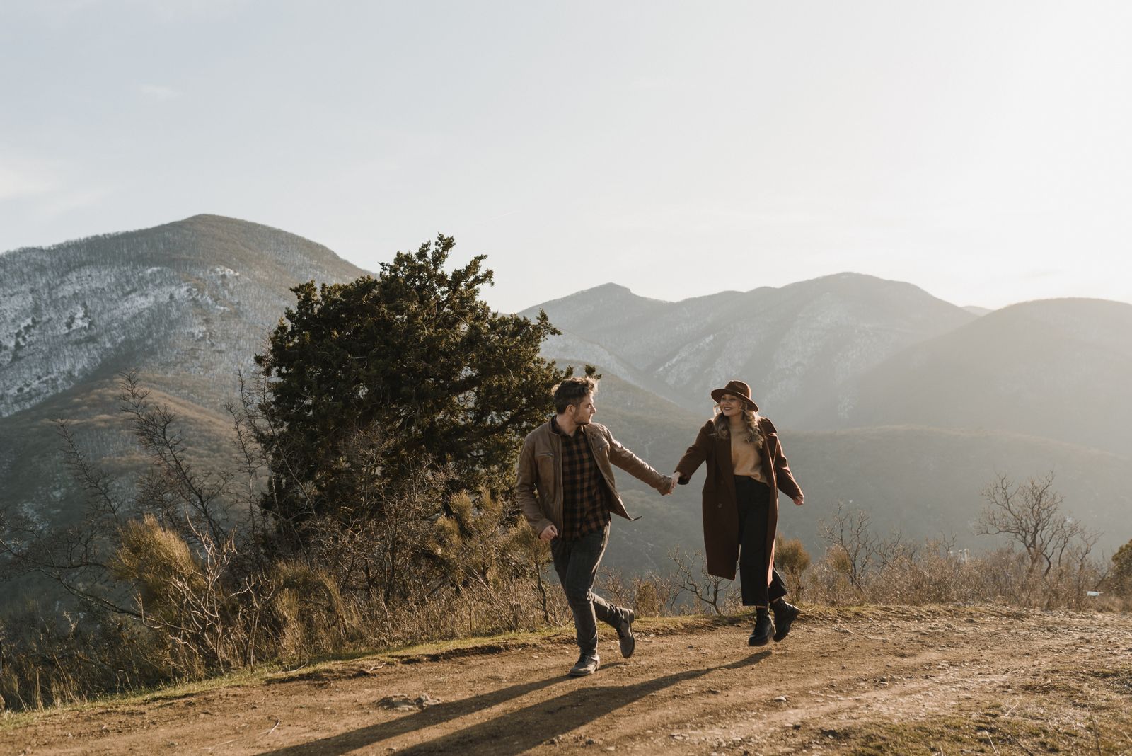 30 Couples Activities to Do Together (At Home, Outdoors and Cheap)